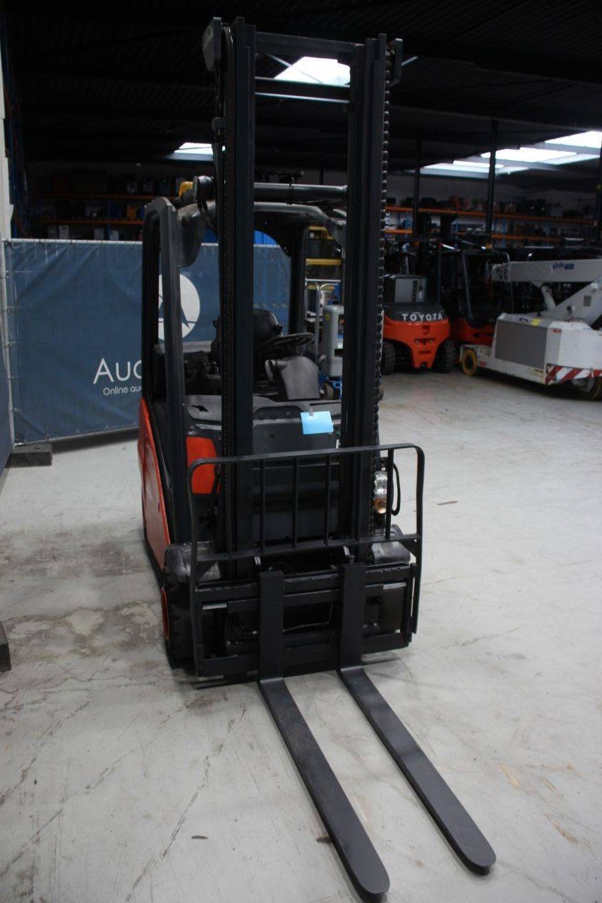 Linde H18D-01 Diesel-Gabelstapler 1800 kg 6,8 m 2015