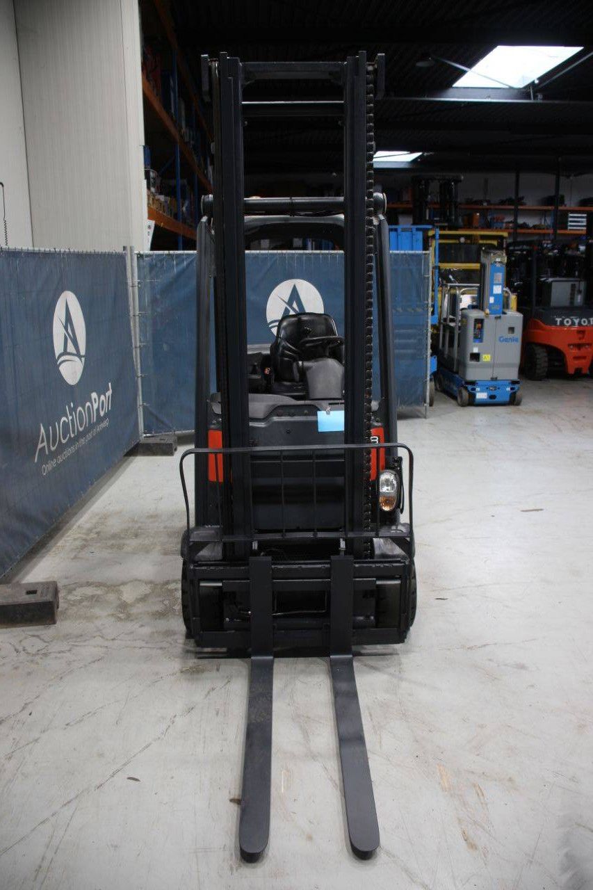 Linde H18D-01 Diesel-Gabelstapler 1800 kg 6,8 m 2015