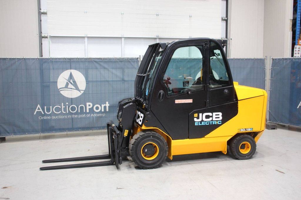 JCB 30-19E Elektrischer Teleskoplader 3000 kg 4 m