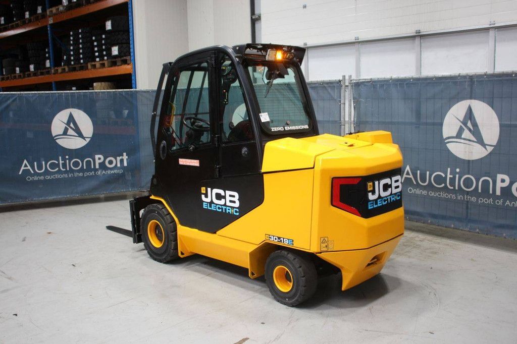 JCB 30-19E Elektrischer Teleskoplader 3000 kg 4 m