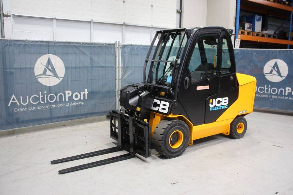 JCB 30-19E Elektrischer Teleskoplader 3000 kg 4 m