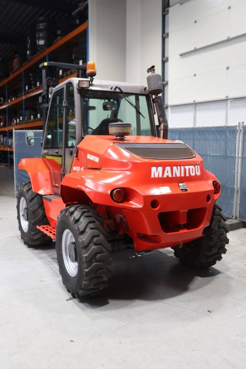 Ruw-terreinheftruck Manitou M26-4 Diesel 2600kg 5.5m 2015