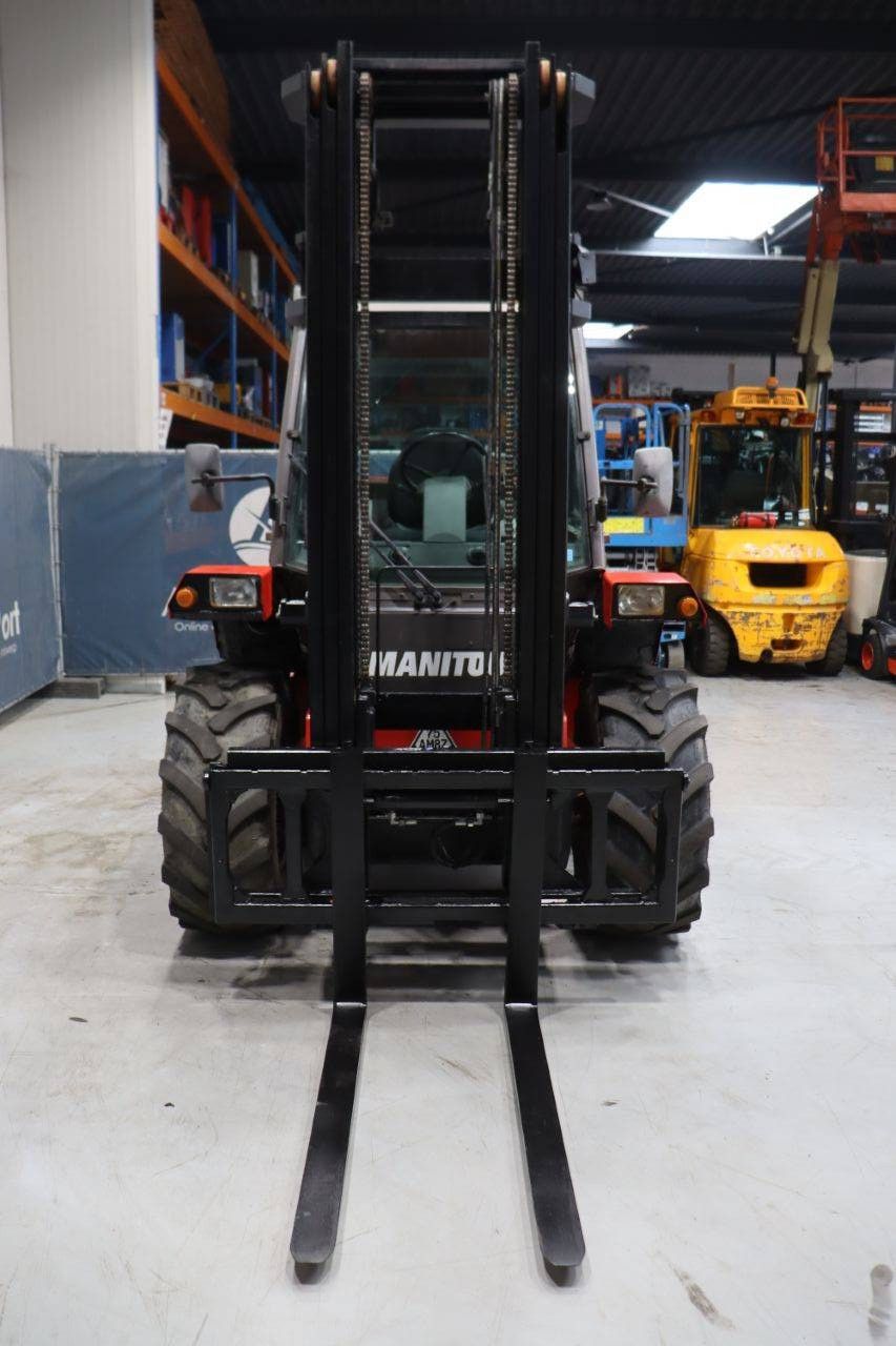 Ruw-terreinheftruck Manitou M26-4 Diesel 2600kg 5.5m 2015