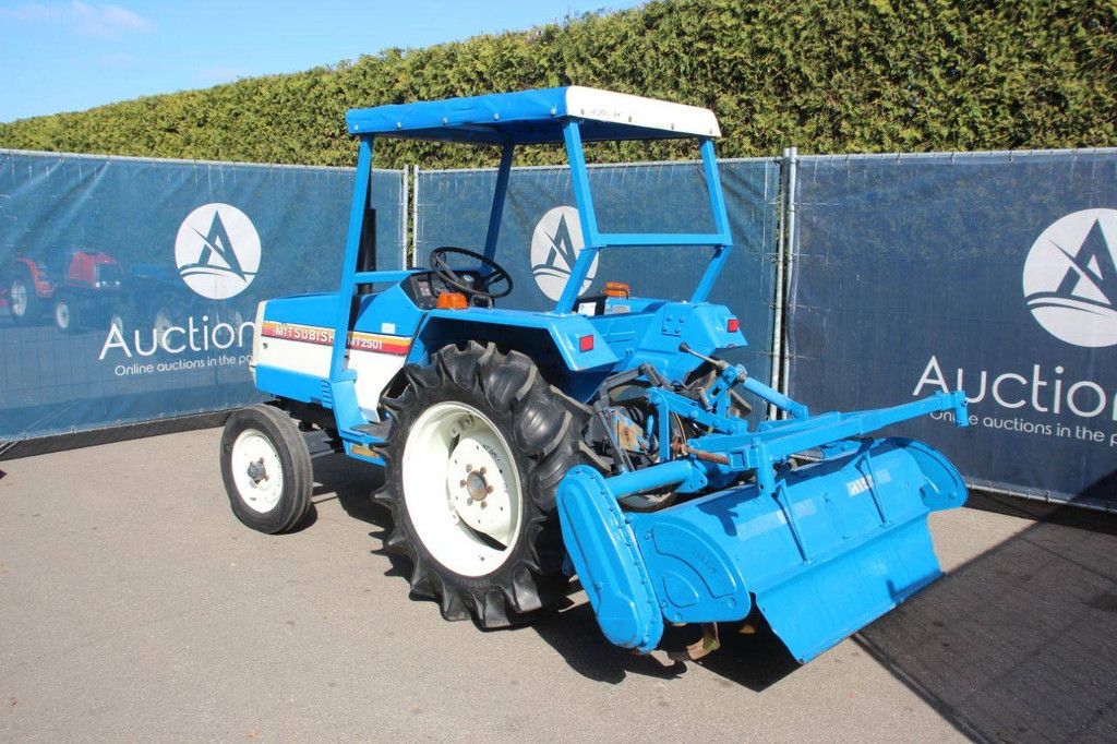 Mitsubishi MT2501 Diesel-Kleintraktor, 24 PS, mit Grubber