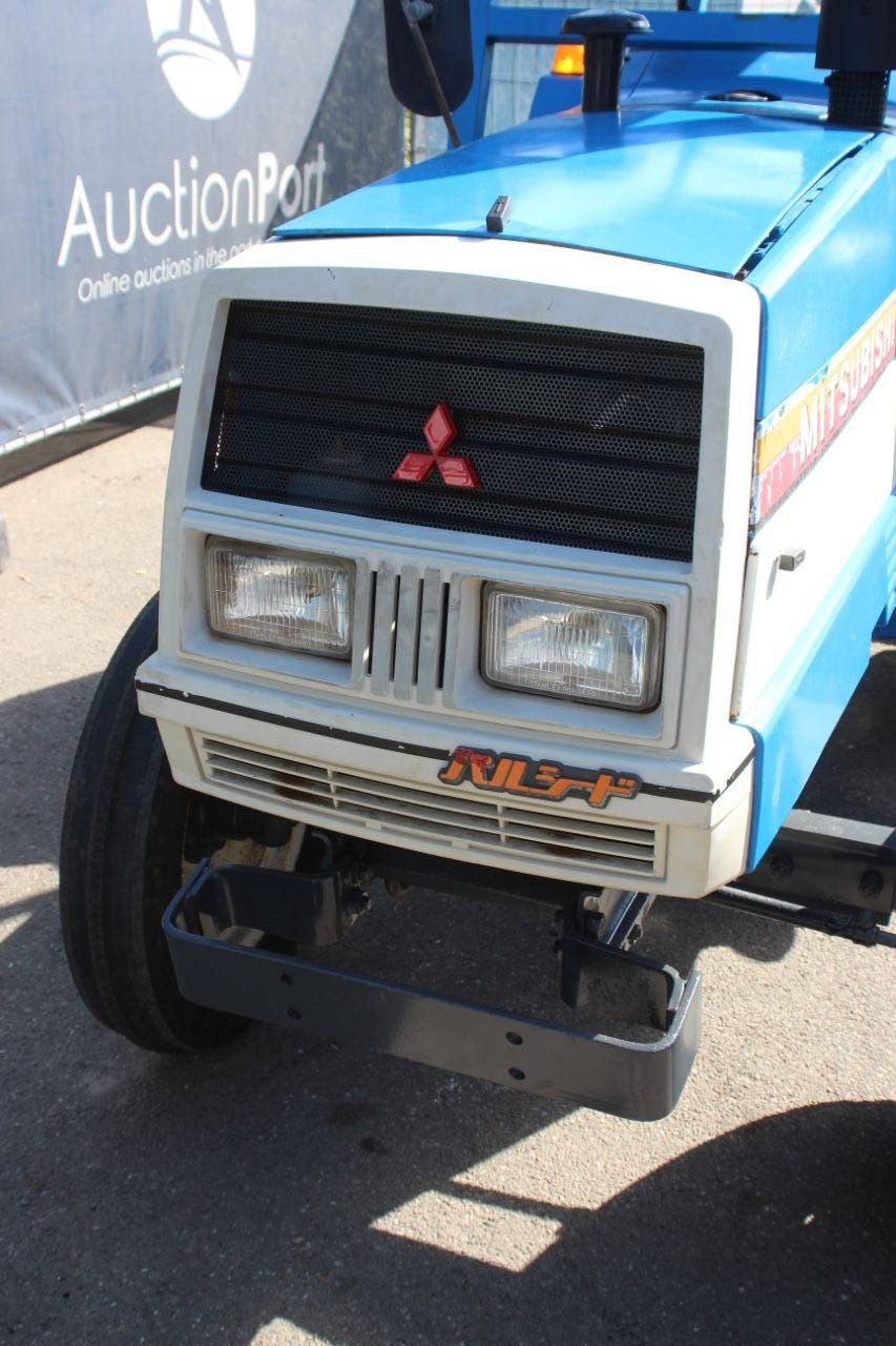 Mitsubishi MT2501 Diesel-Kleintraktor, 24 PS, mit Grubber