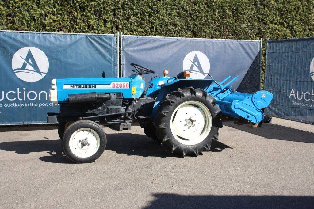 Mitsubishi D2050 Diesel-Minitraktor, 20 PS, mit Grubber