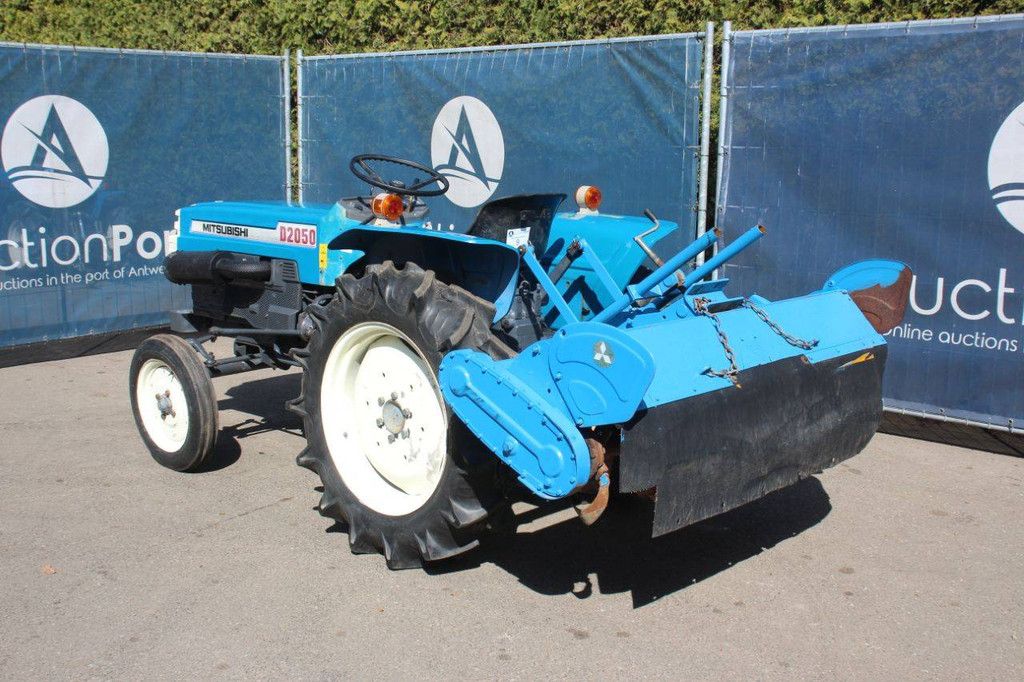 Mitsubishi D2050 Diesel-Minitraktor, 20 PS, mit Grubber