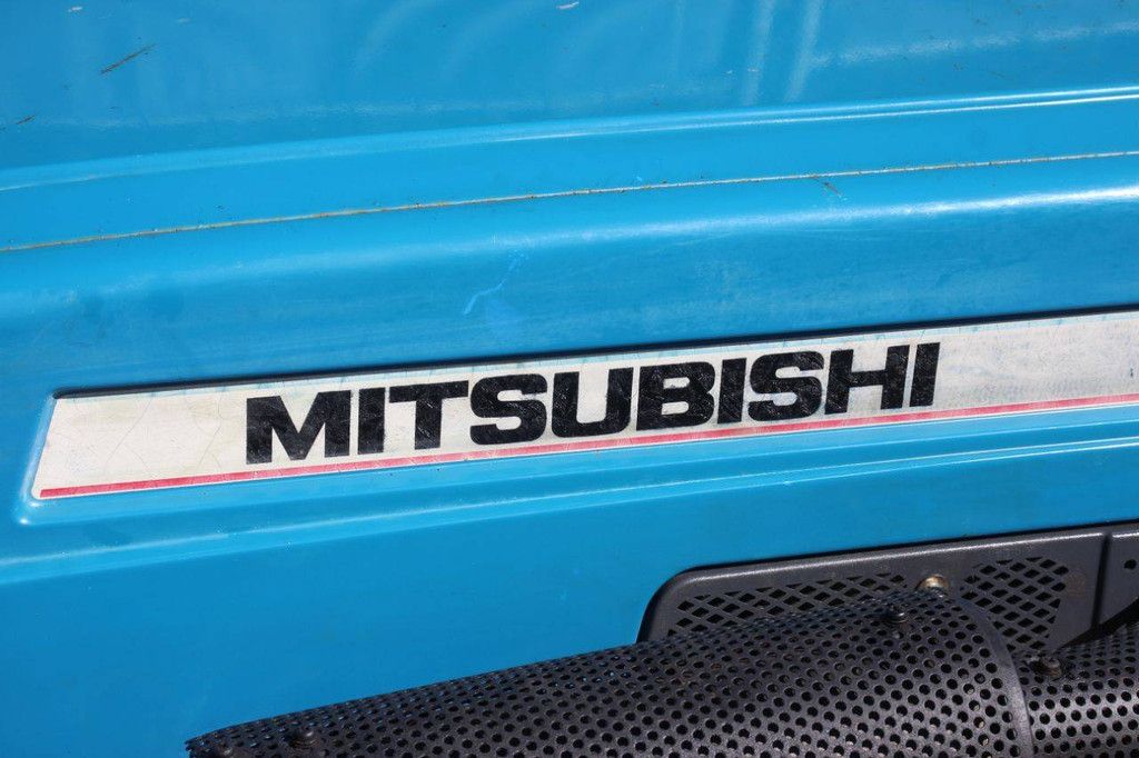 Mitsubishi D2050 Diesel-Minitraktor, 20 PS, mit Grubber