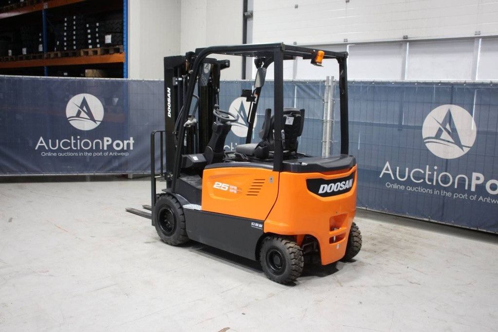 Doosan B25x-7plus Electric Forklift 2385kg 4.73m