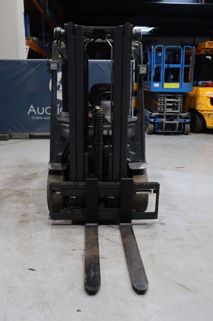 Linde E25L-01 Electric Forklift 2500kg 4.35m 2012