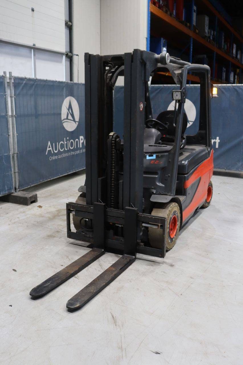 Linde E25L-01 Electric Forklift 2500kg 4.35m 2012