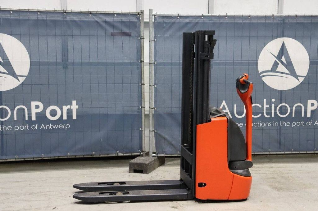 Fenwick-Linde L10B Electric Stacker 1000kg 2.5m 2016