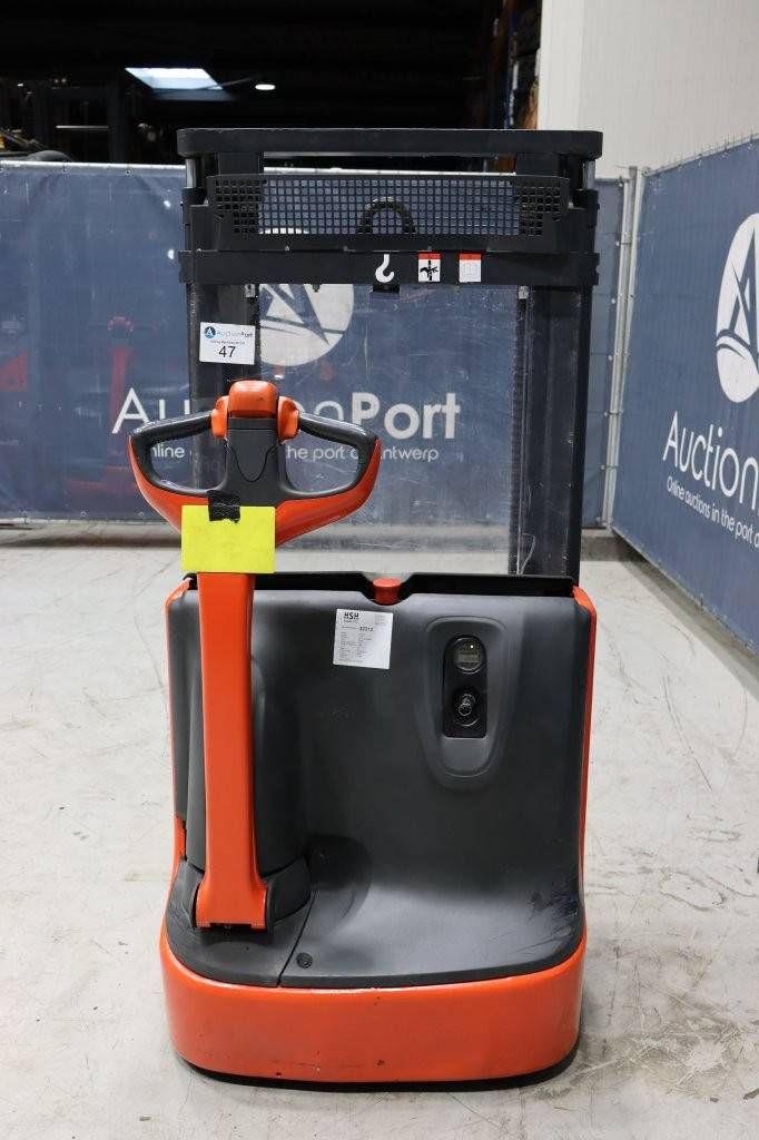 Fenwick-Linde L10B Electric Stacker 1000kg 2.5m 2016
