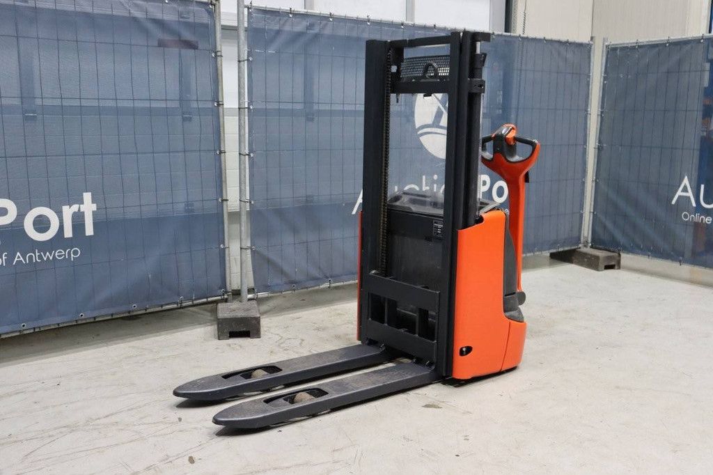 Fenwick-Linde L10B Electric Stacker 1000kg 2.5m 2016