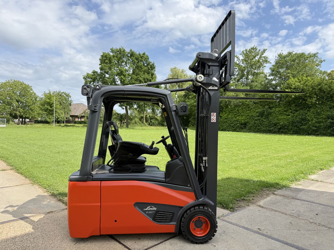 Linde E20 triplo 5.5M Sideshift accu 2024 | 5300 uur | BJ2019