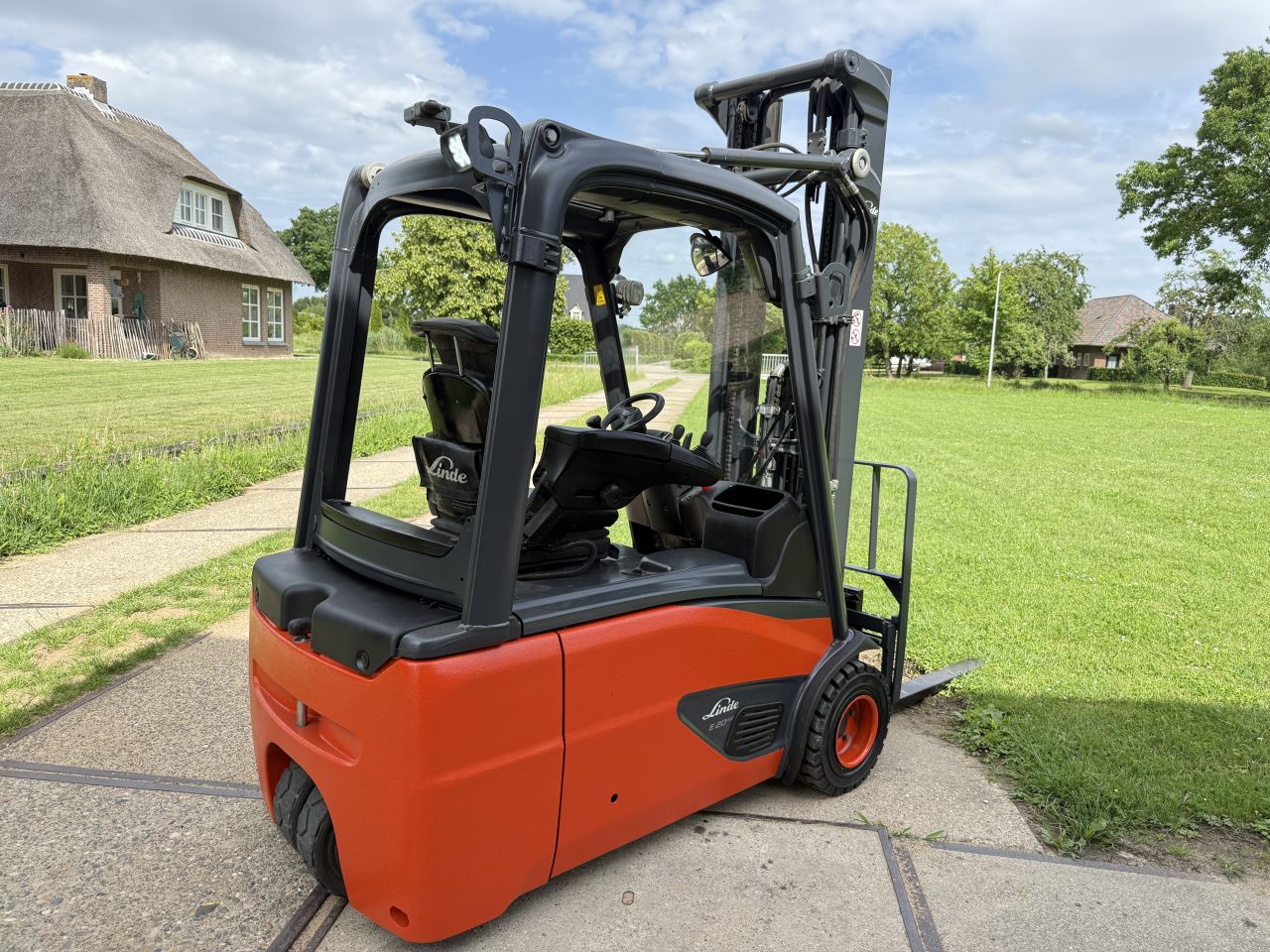 Linde E20 triplo 5.5M Sideshift accu 2024 | 5300 uur | BJ2019