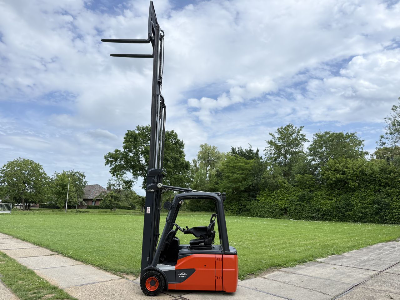 Linde E20 triplo 5.5M Sideshift accu 2024 | 5300 uur | BJ2019