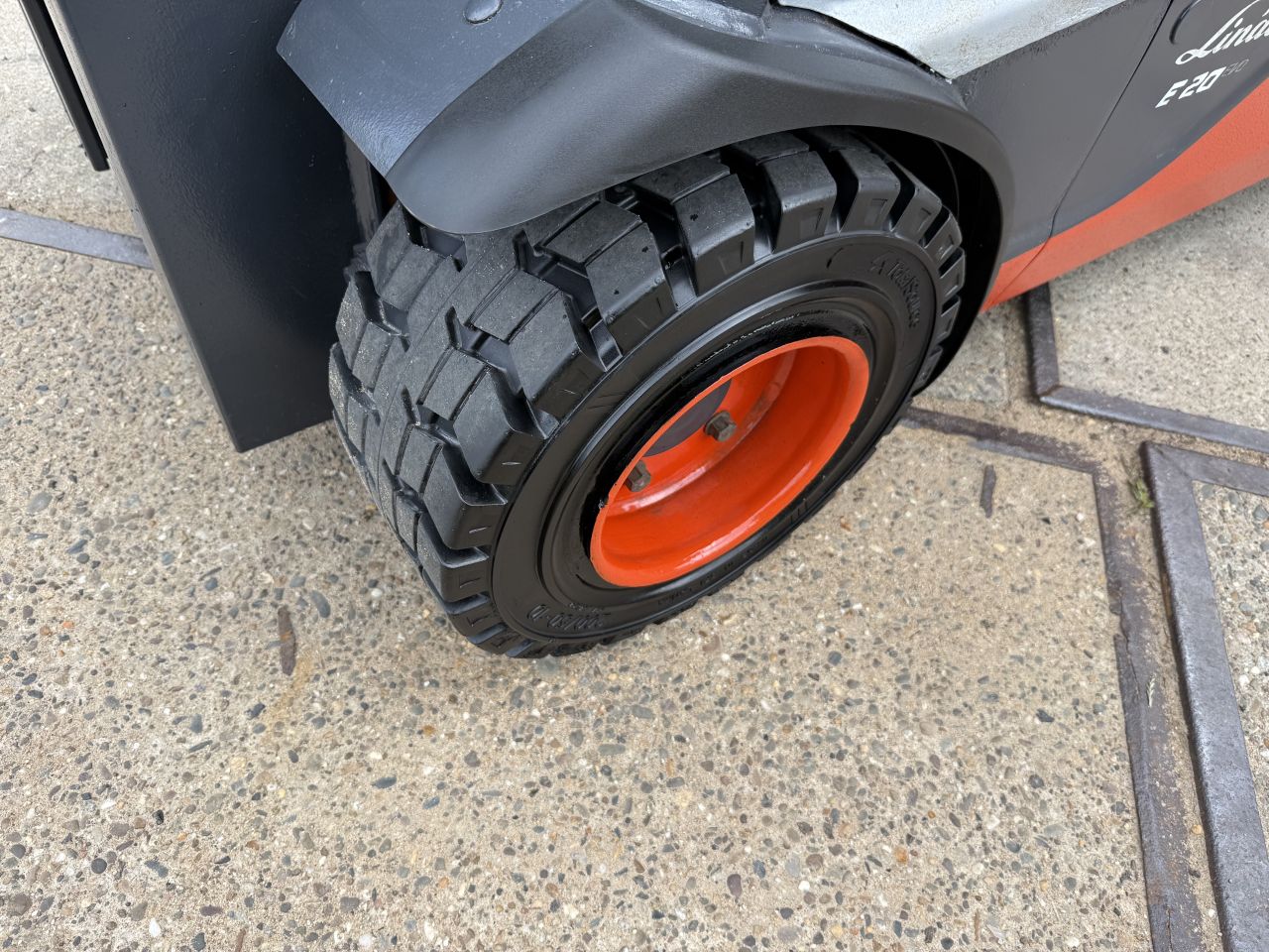 Linde E20 triplo 5.5M Sideshift accu 2024 | 5300 uur | BJ2019