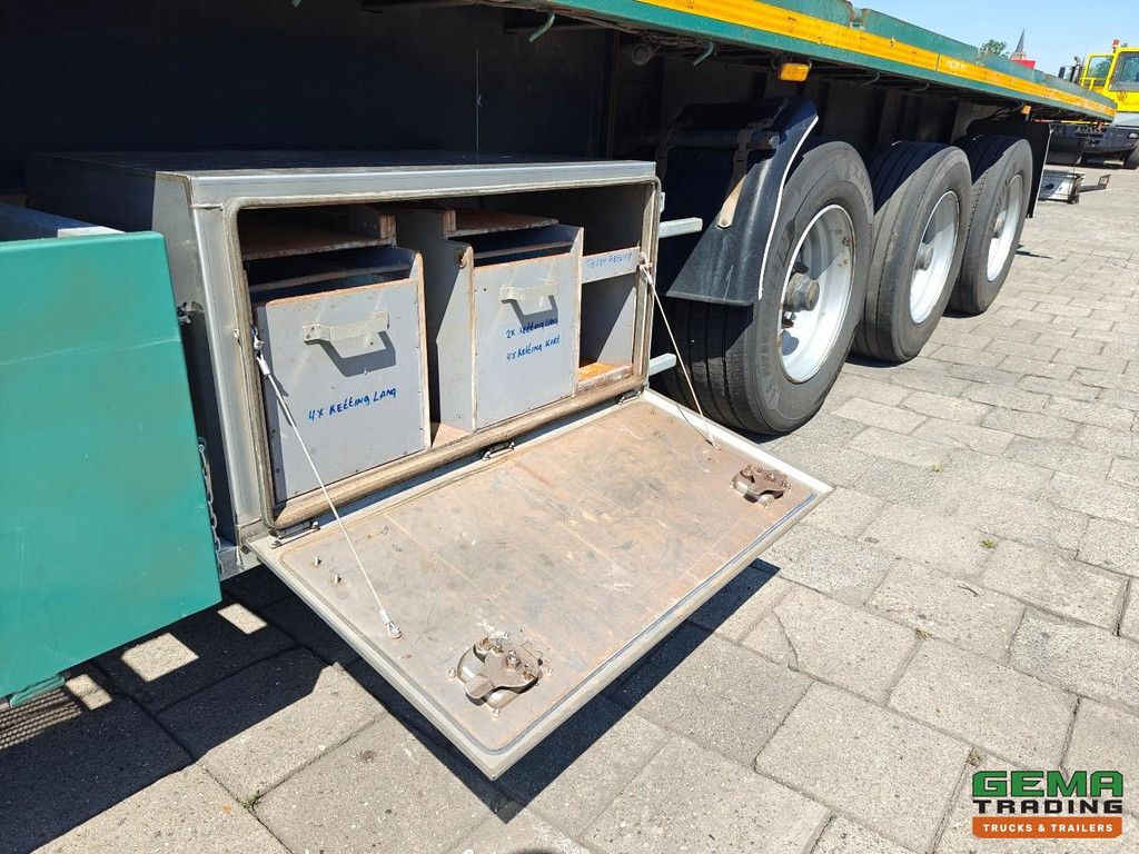 Contar B 1727 LD 13.6m Open Loading Platform - Stakes / Eyes / TwistLocks - 2x Lift Axles - Hardwood Floor - 3-Axle BPW Drum Brake