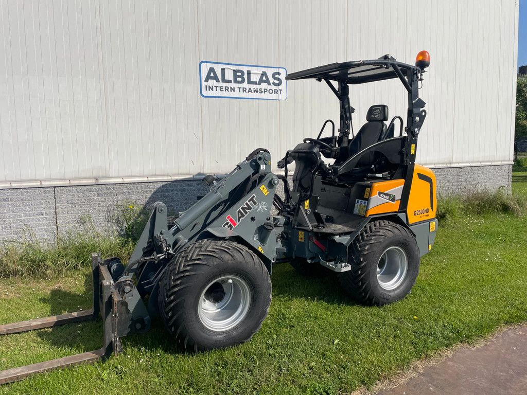 Giant G2500HD Xtra kniklader 2022