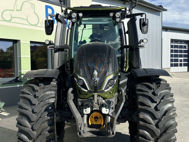 Valtra T235 Direct mit Forstkabine u. Rüfa
