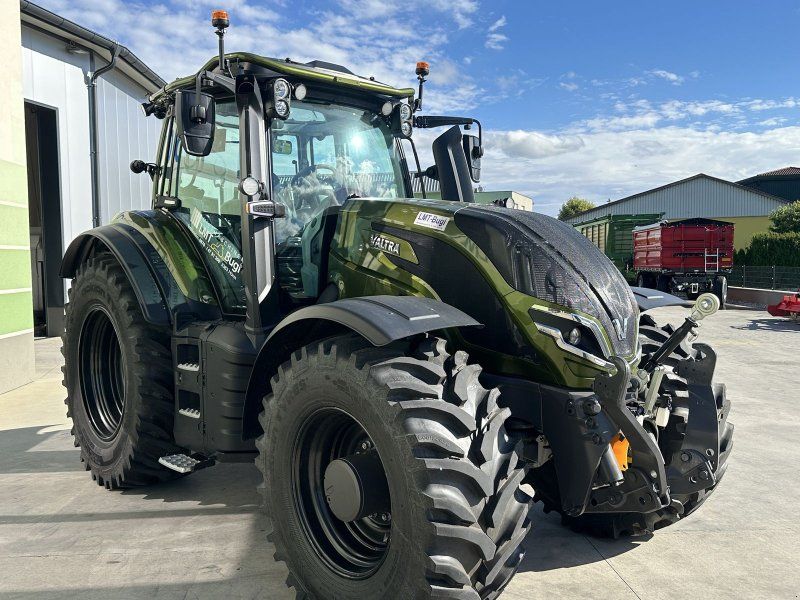 Valtra T235 Direct mit Forstkabine u. Rüfa