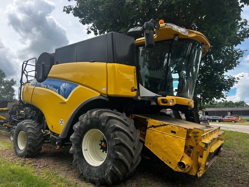 New Holland CR 9080
