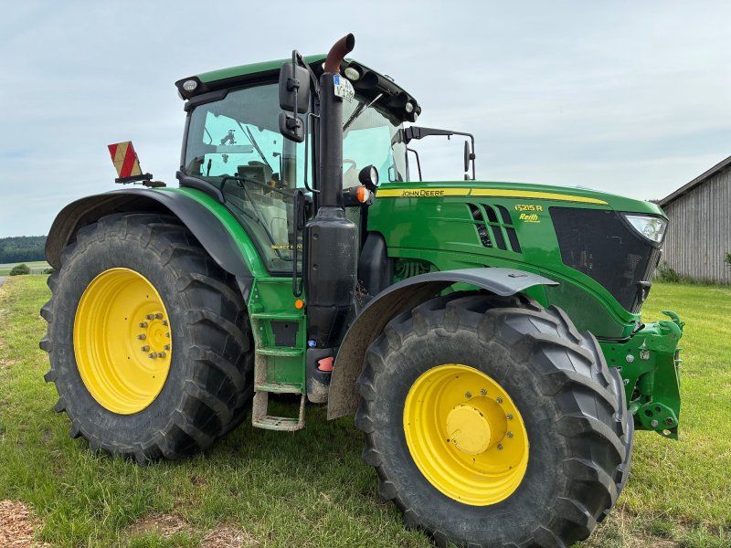 John Deere 6215R
