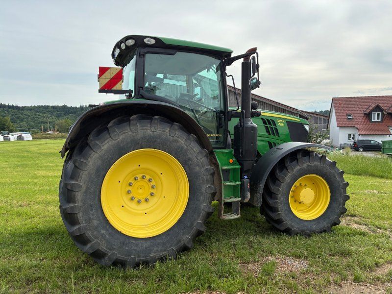 John Deere 6215R