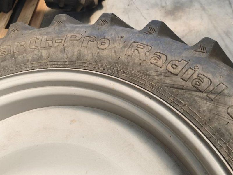 Galaxy R 320/85R38