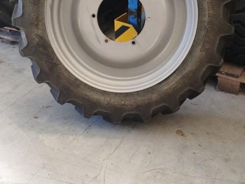 BKT R 250/85R28