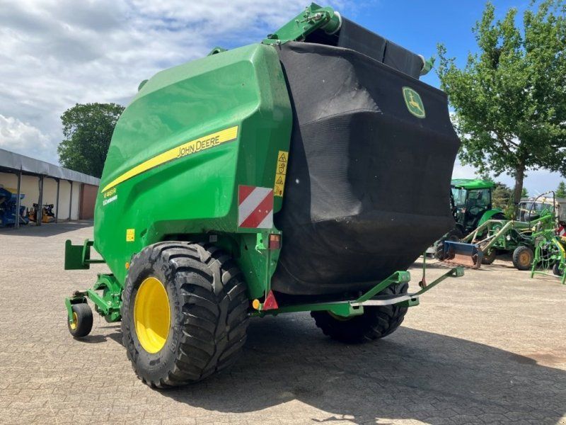 John Deere V461R