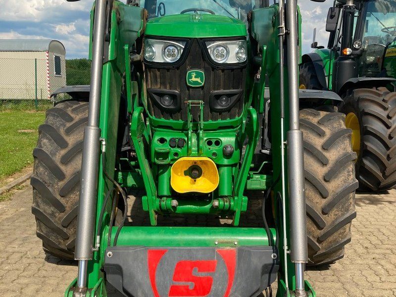 John Deere 6135R