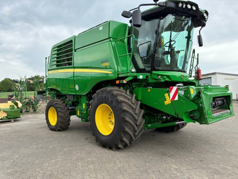 John Deere T550