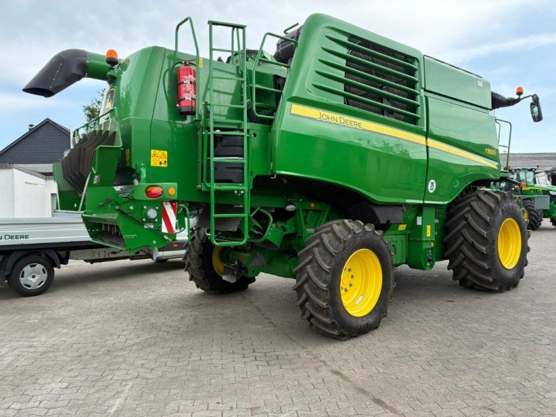 John Deere T550