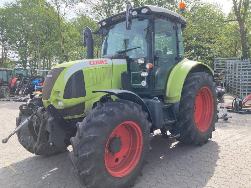 Claas Arion 520