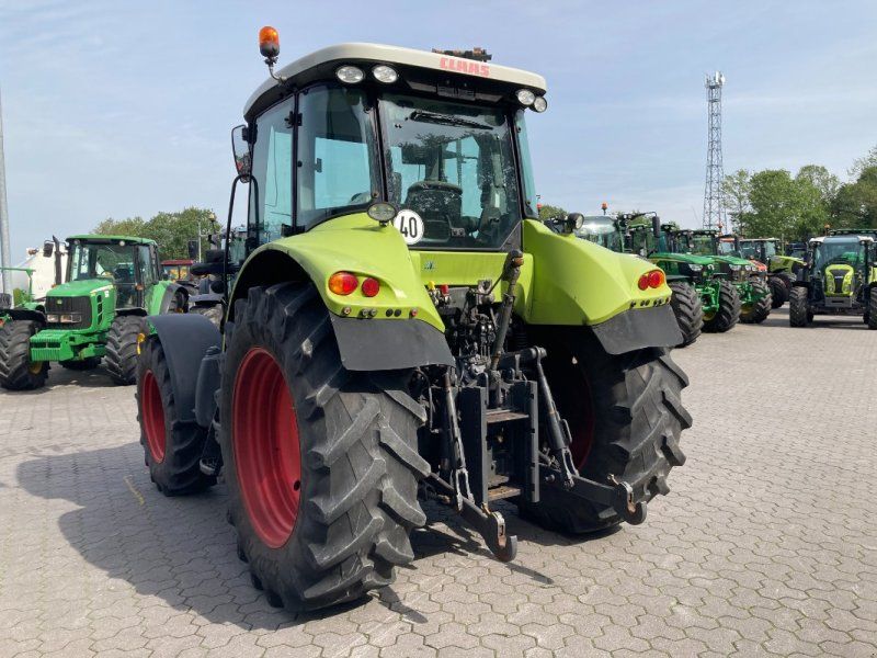 Claas Arion 520