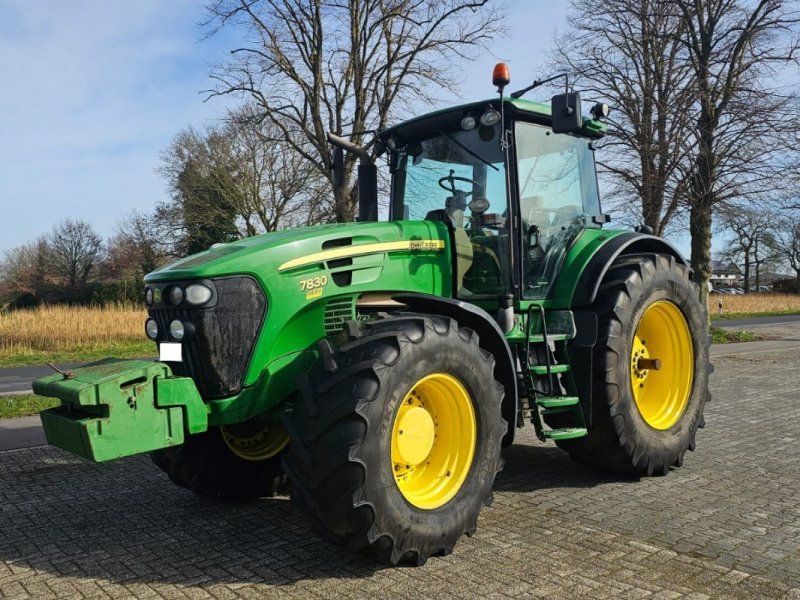 John Deere 7830