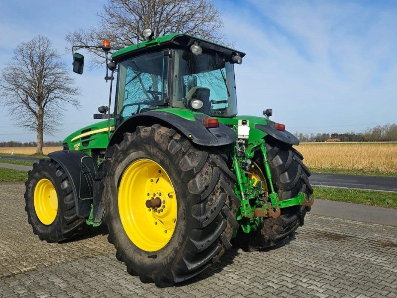 John Deere 7830