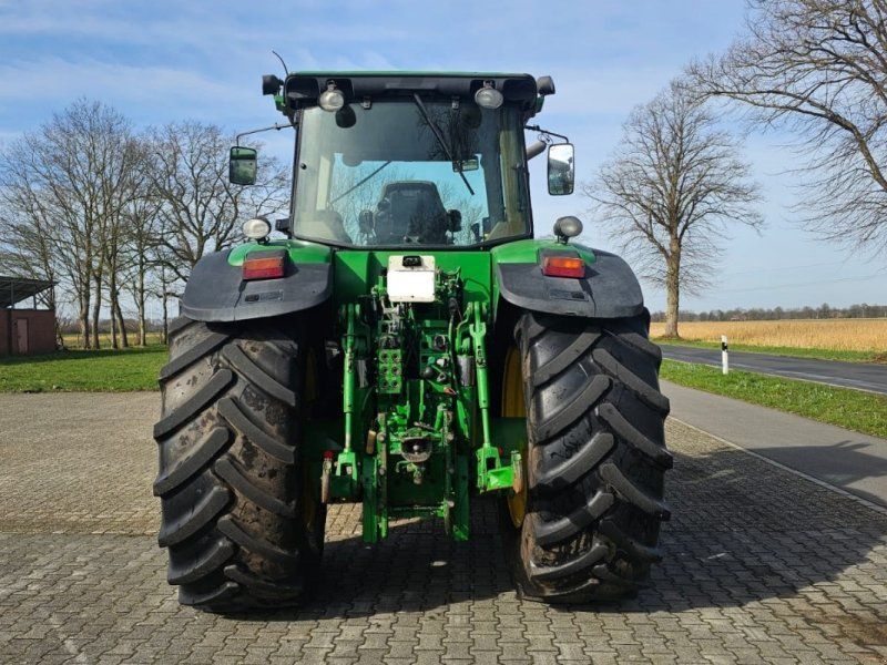 John Deere 7830