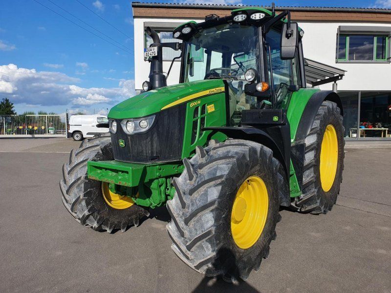 John Deere 6100M AQ+