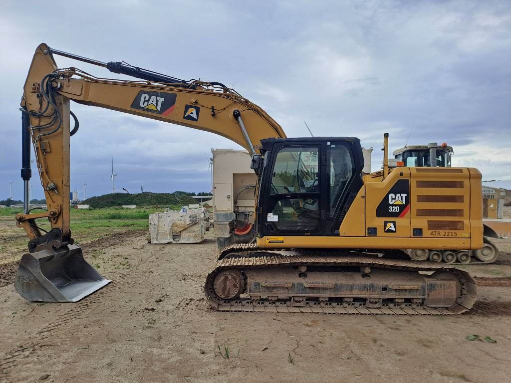 CAT 320