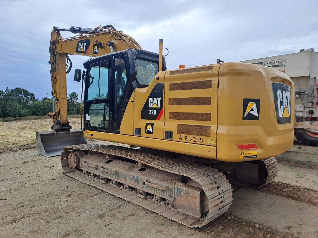 CAT 320