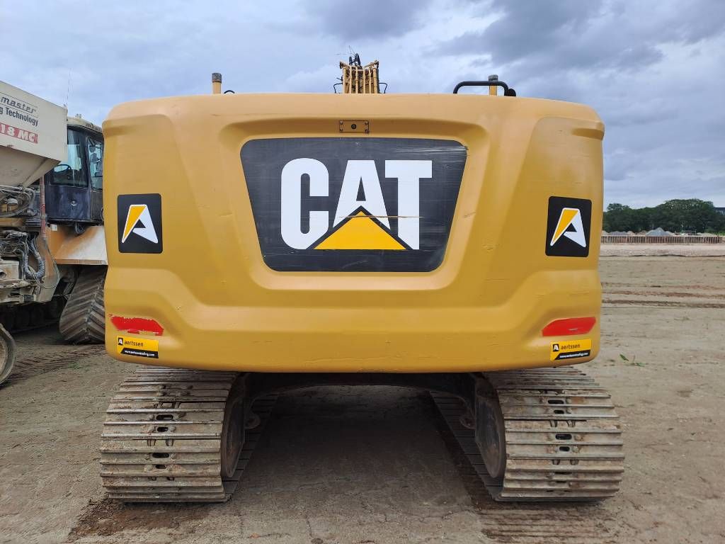 CAT 320
