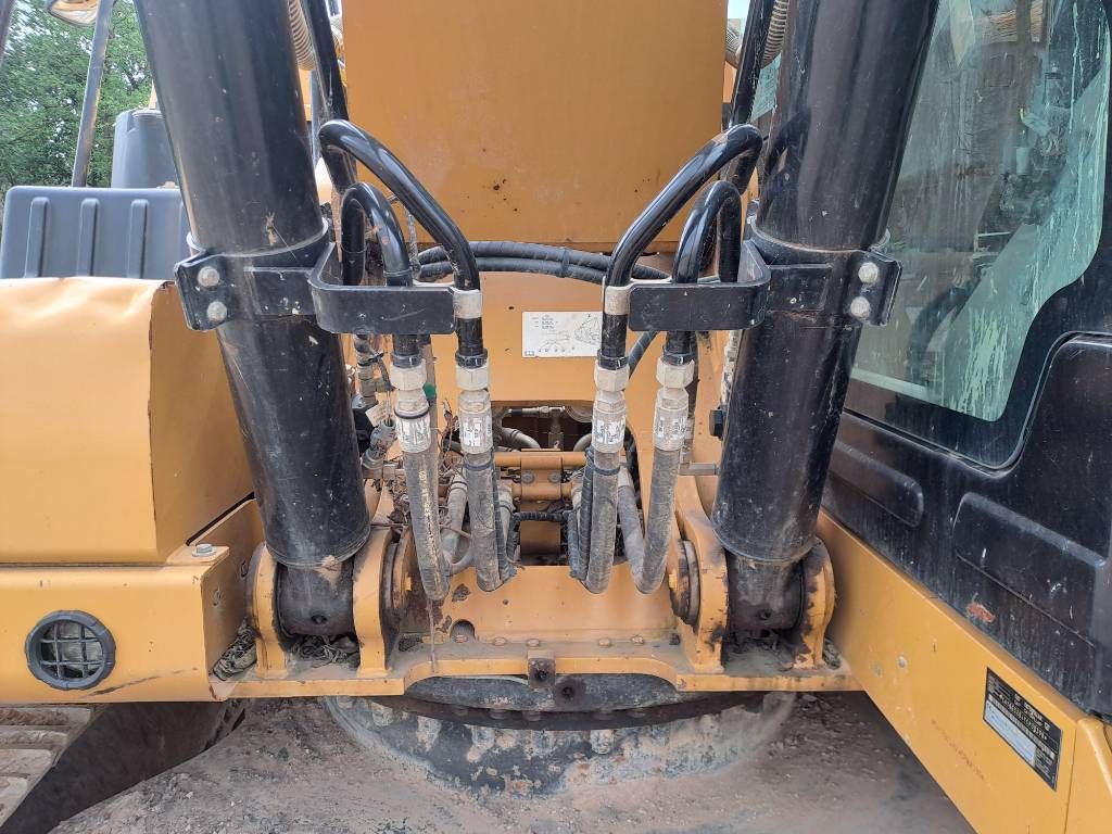 CAT 320