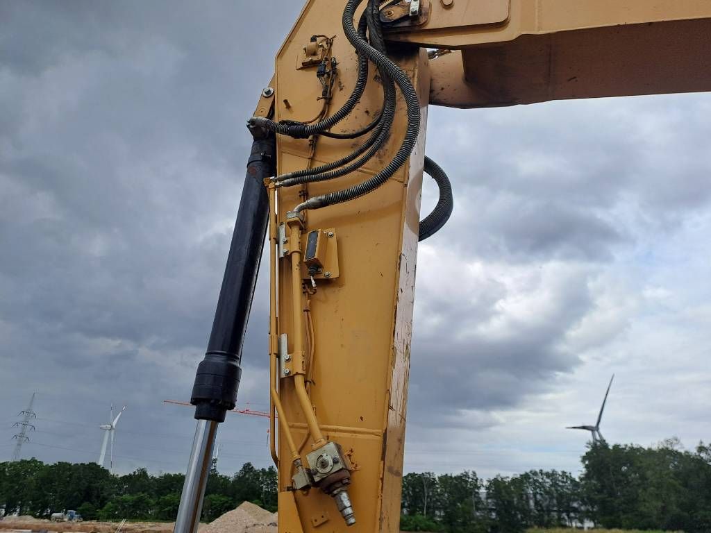 CAT 320