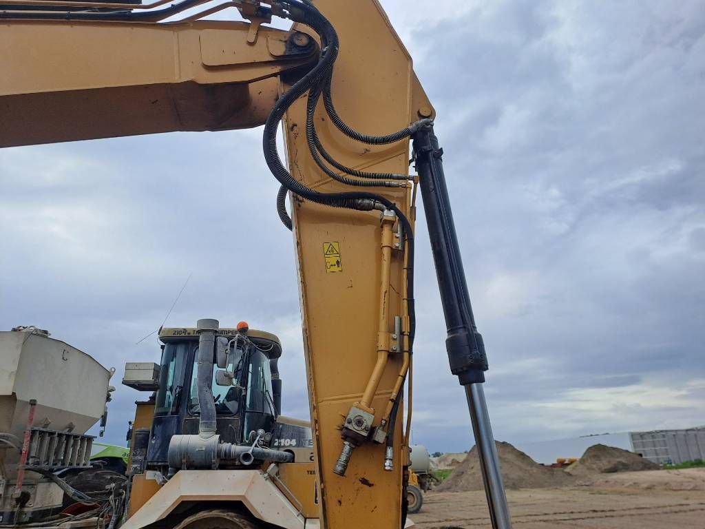 CAT 320
