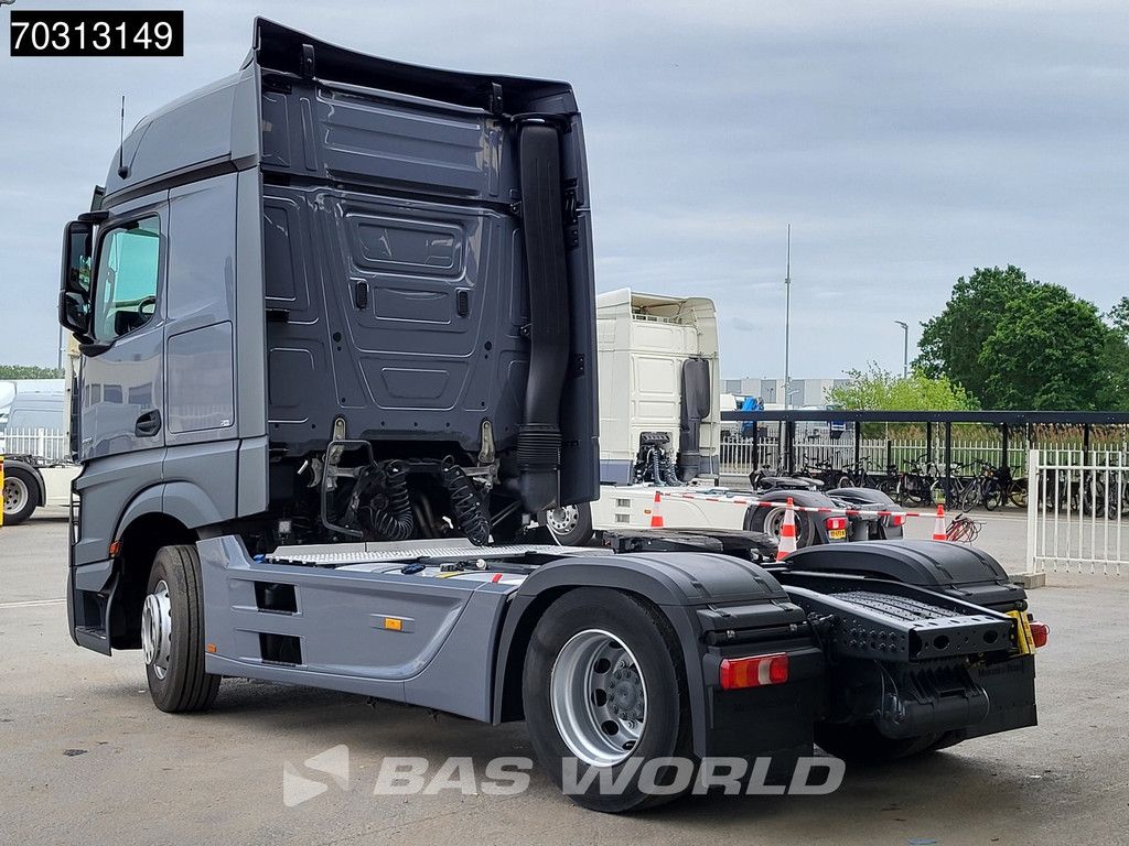 Mercedes Actros Actros 1851 4X2 BigSpace Retarder 2xTanks