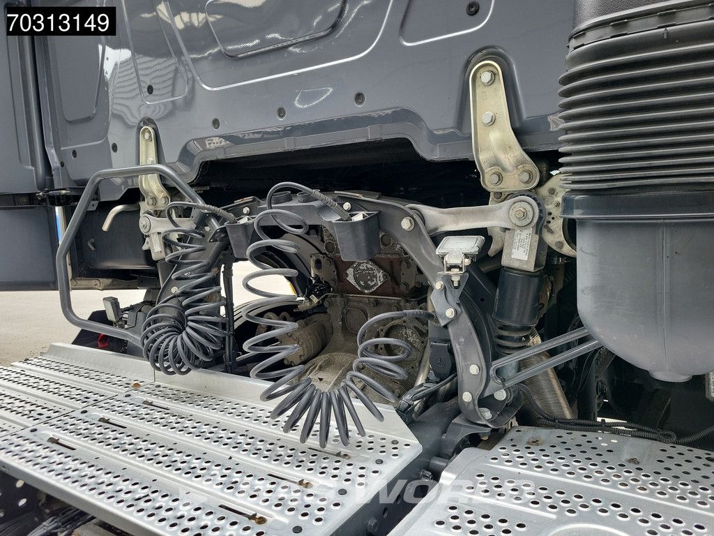 Mercedes Actros Actros 1851 4X2 BigSpace Retarder 2xTanks