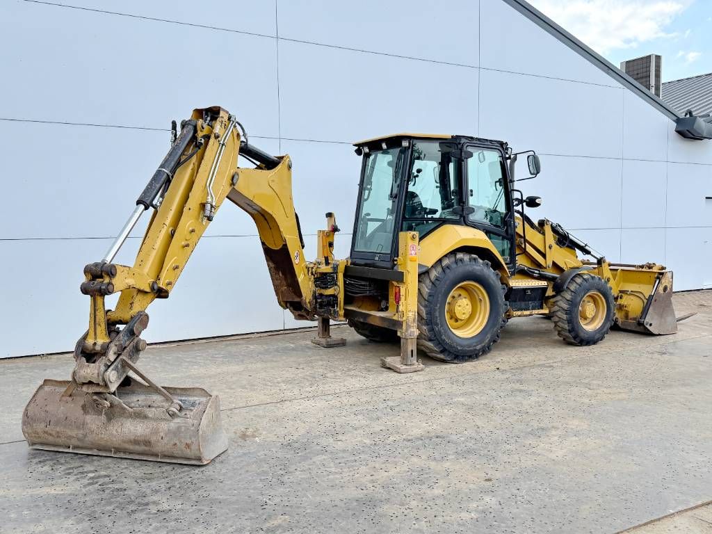 CAT 427F2 - Telescopic / 6/1 Bucket + Forks + Hammer